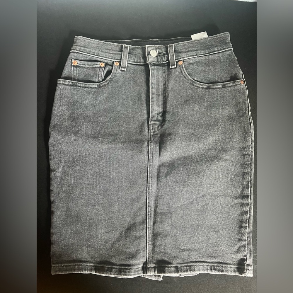 LEVI’S Premium essential pencil skirt size 27